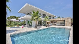 Villa vue mer dinspiration Marcio Kogan  Espaces Atypiques [upl. by Trebma]