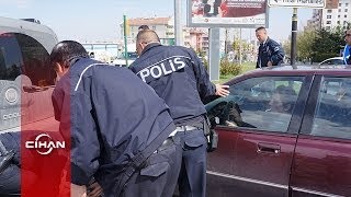 Polisin kapanla bile durduramadığı kadın sürücü trafiği birbirine kattı [upl. by Anhsirk]