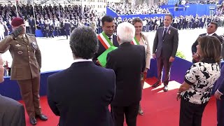 2 Giugno sindaca di Bardi consegna tricolore a Mattarella [upl. by Ohs]