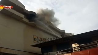 Fire Breaks Out At Mirchi Cold Storage Plant In Guntur [upl. by Anaihs]