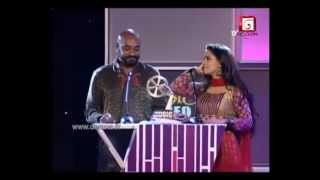 Pooja Umashankar At Derana Music Video Awards 2011 International Collaboration award [upl. by Radferd]