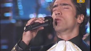 Alejandro Fernández Como Quien Pierde Una Estrella Festival de Viña 2001 [upl. by Huskey569]