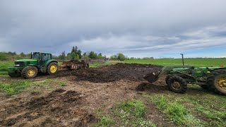 Hauling manure John deere 2350 and 7420 with a 277 Hagedorn spreader [upl. by Kyred]