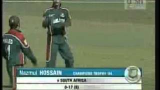 ICC CT 2004 Nazmul vs Gayle [upl. by Akkin]