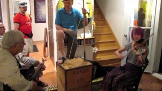 Roland Wahlgren gives the tea chest bass a go [upl. by Cally]