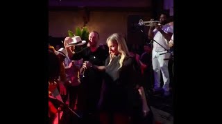 Chris Martin and Gwyneth Paltrow singing Spanish Karaoke 2018 [upl. by Ahsyt]