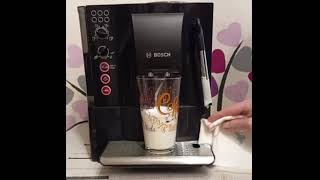 Kaffeevollautomat Bosch VeroCafe Perfekte Latte Macchiato Zubereitung [upl. by Nilrem]