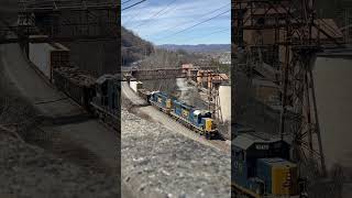 CSX SD40E3 1712 Leads M433 in Haverstraw shorts [upl. by Gustin]