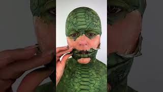 Démaquillage 💚 makeup demaquillage lizard snake [upl. by Eilsehc]