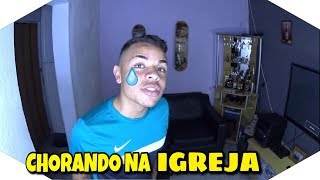 JOVEM SE EMOCIONA NA IGREJA [upl. by Izak]