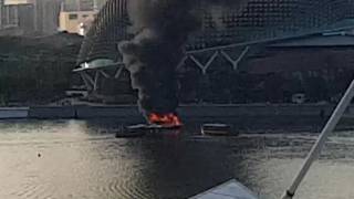 Boat on fire in Singapore River [upl. by Eltsryk127]