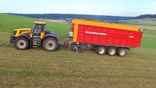 Ramassage dherbe  GAEC du Mont du Ciel  Autochargeuse  Schuitemaker  JCB fastrac [upl. by Nanaj281]