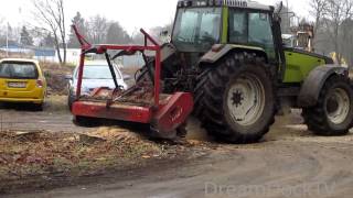 Die Maisernte Deutz Fahr amp Case IH Traktoren im Einsatz im Schlamm festgefahren [upl. by Rufina267]