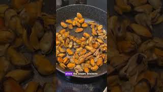 Peeled mussels in a creamy sauce Delicious and healthy [upl. by Jelsma]