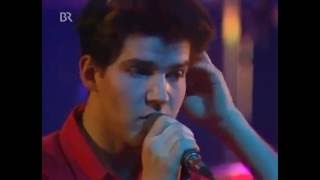 Lloyd Cole and The Commotions  Speedboat Live [upl. by Gibbon]