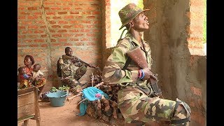 République Centrafricaine  combat d’infanterie à Bangui [upl. by Atinar166]