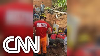 Desabamento deixa três mortos em Minas Gerais  VISÃO CNN [upl. by Grey912]