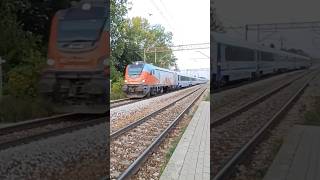 OKLEINA EU160013 OLIMPIJSKIE EMOCJE przelatuje z pociągiem intercity Chełmianin przez Świdnik Wsch [upl. by Romie]