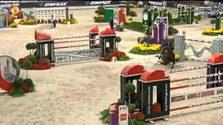 Oudtrainer over dood paard Hickstead [upl. by Olen]