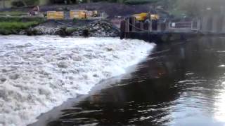 Matlock bath river Derwent weir very lethal and dangerous [upl. by Notterb547]