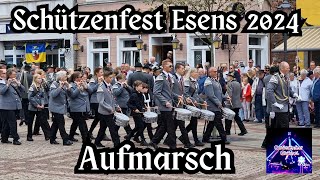 Schützenfest Esens 2024  Aufmarsch der Vereine und Kapellen auf dem Marktplatz [upl. by Zenda]