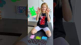 Lia macht Gummibärchen selber 😍 diy selbstgemacht kinder lernen kindervideo gummibär shorts [upl. by Jolene]